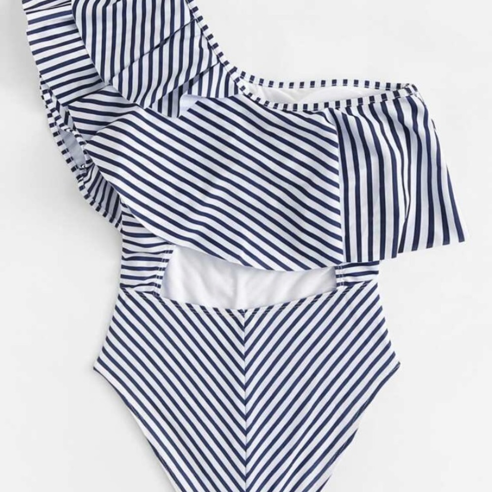 Swimsuit 😘🦋❤️😘🦋😘 - Picture 2 of 5